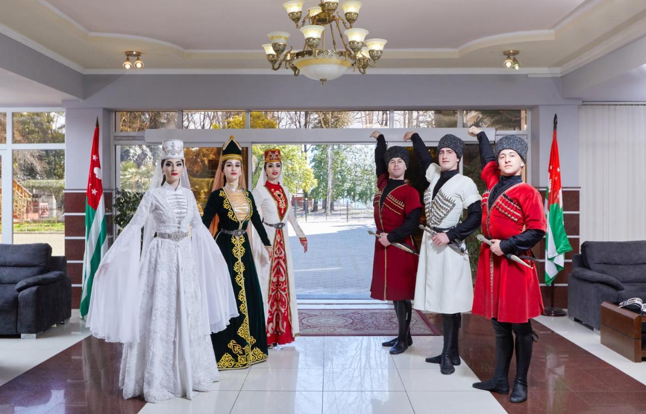Отель Интер Сухум Экстерьер фото