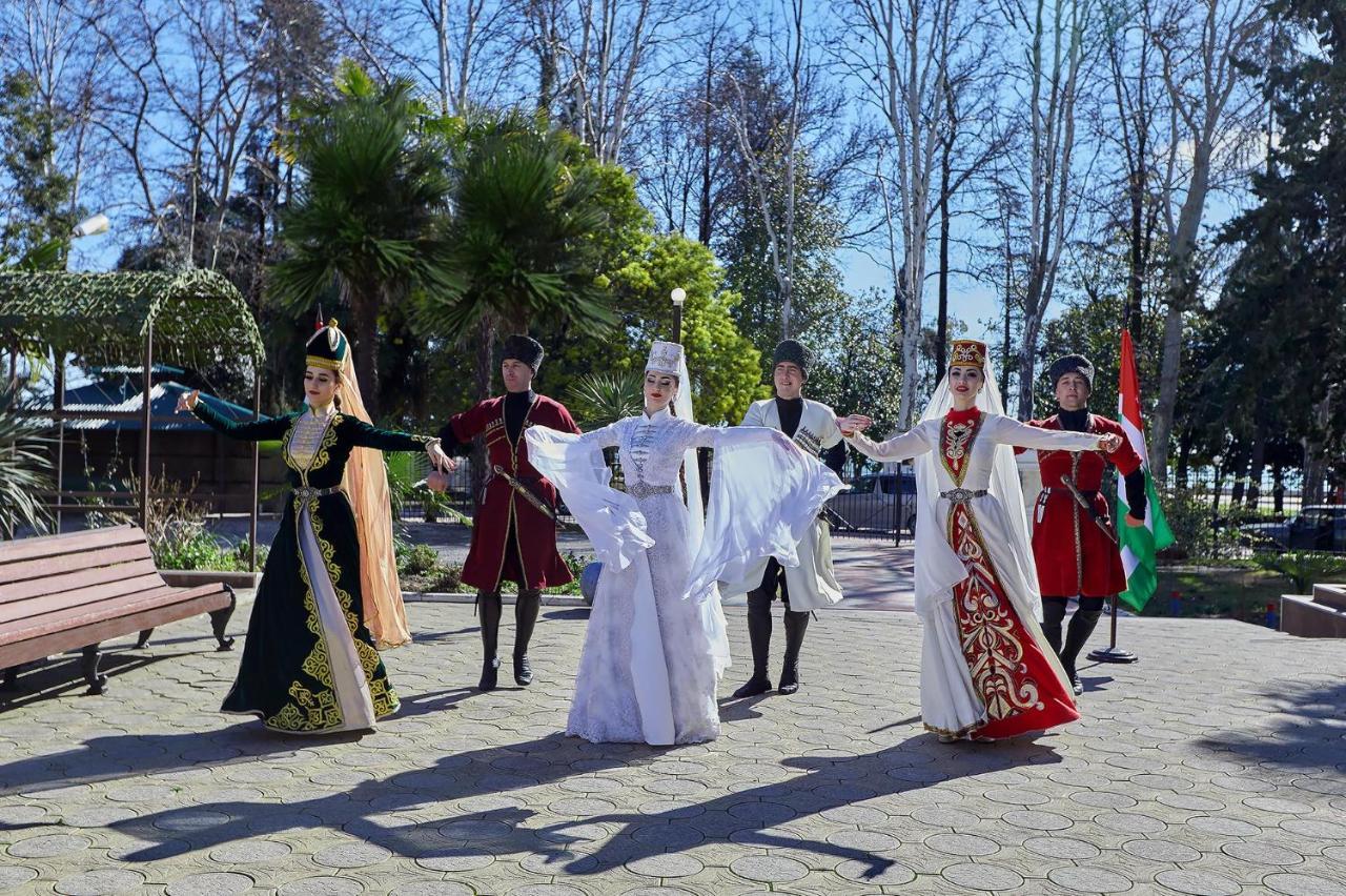 Отель Интер Сухум Экстерьер фото